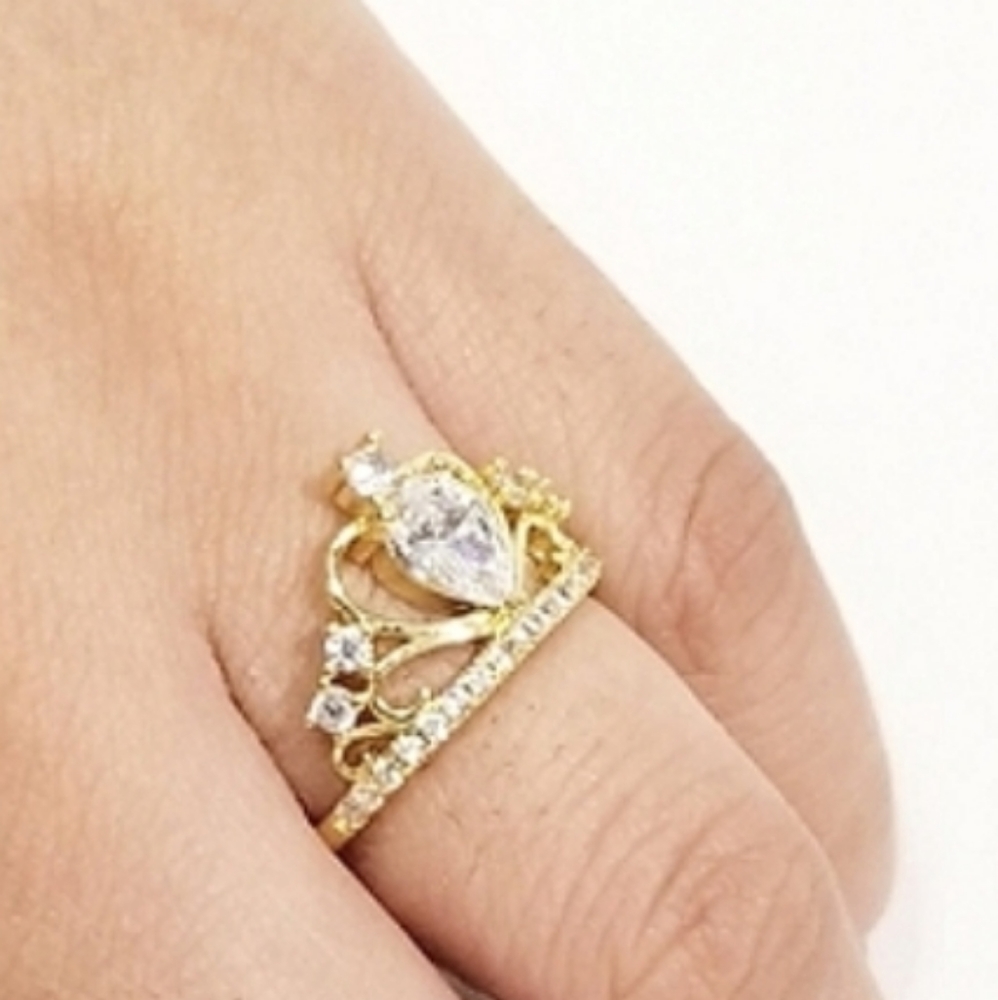 New 18K Gold Plated Crown Adjustable Women's Ring.